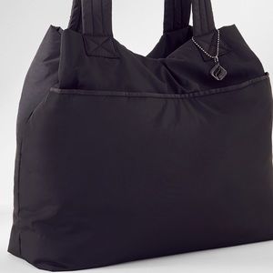 NWT. Fabletics Nylon Favorite Tote. Black.